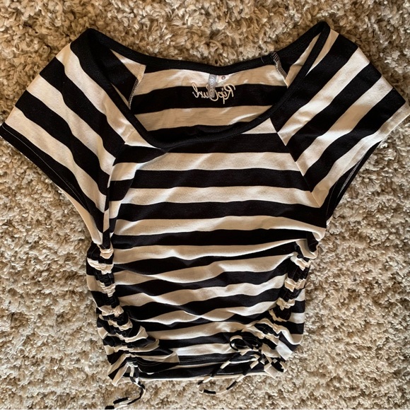 Rip Curl Black and White Striped T-Shirt Size Small - Picture 7 of 7
